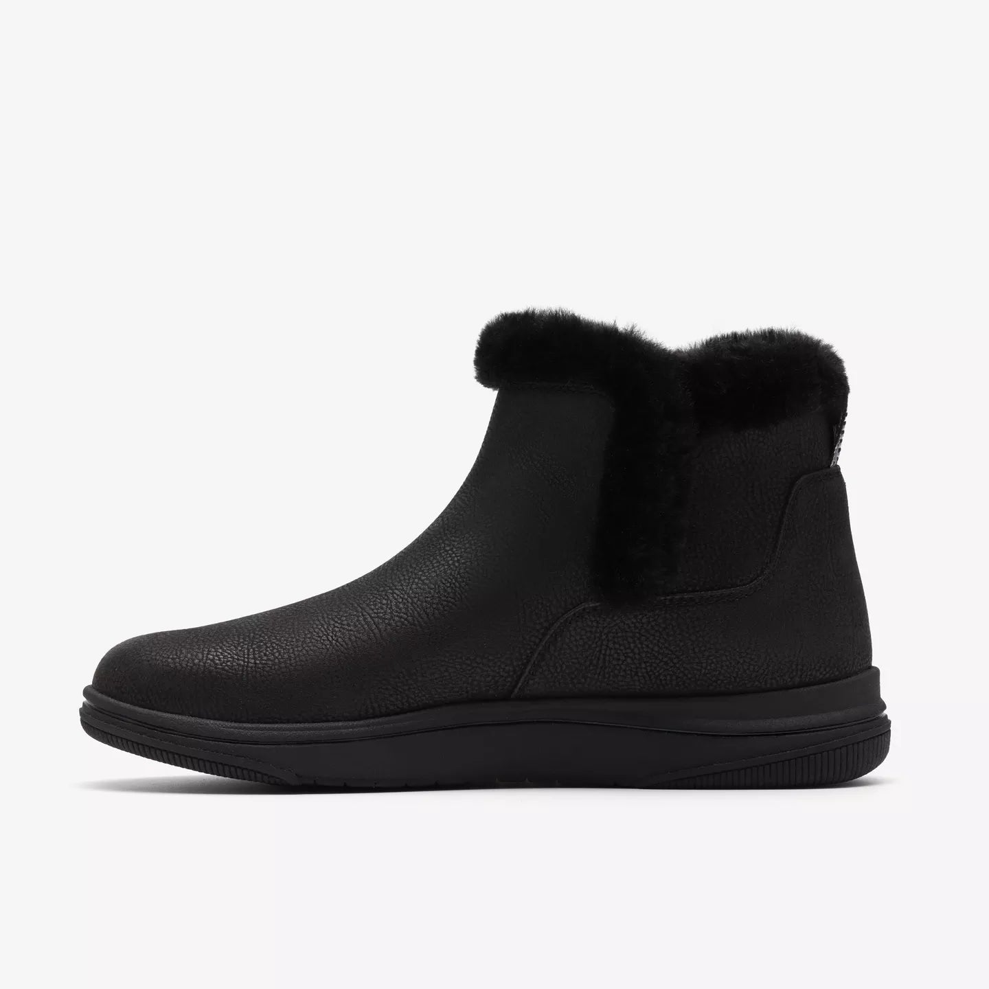 Clarks Women's Breeze Fur Boot in Black Combination