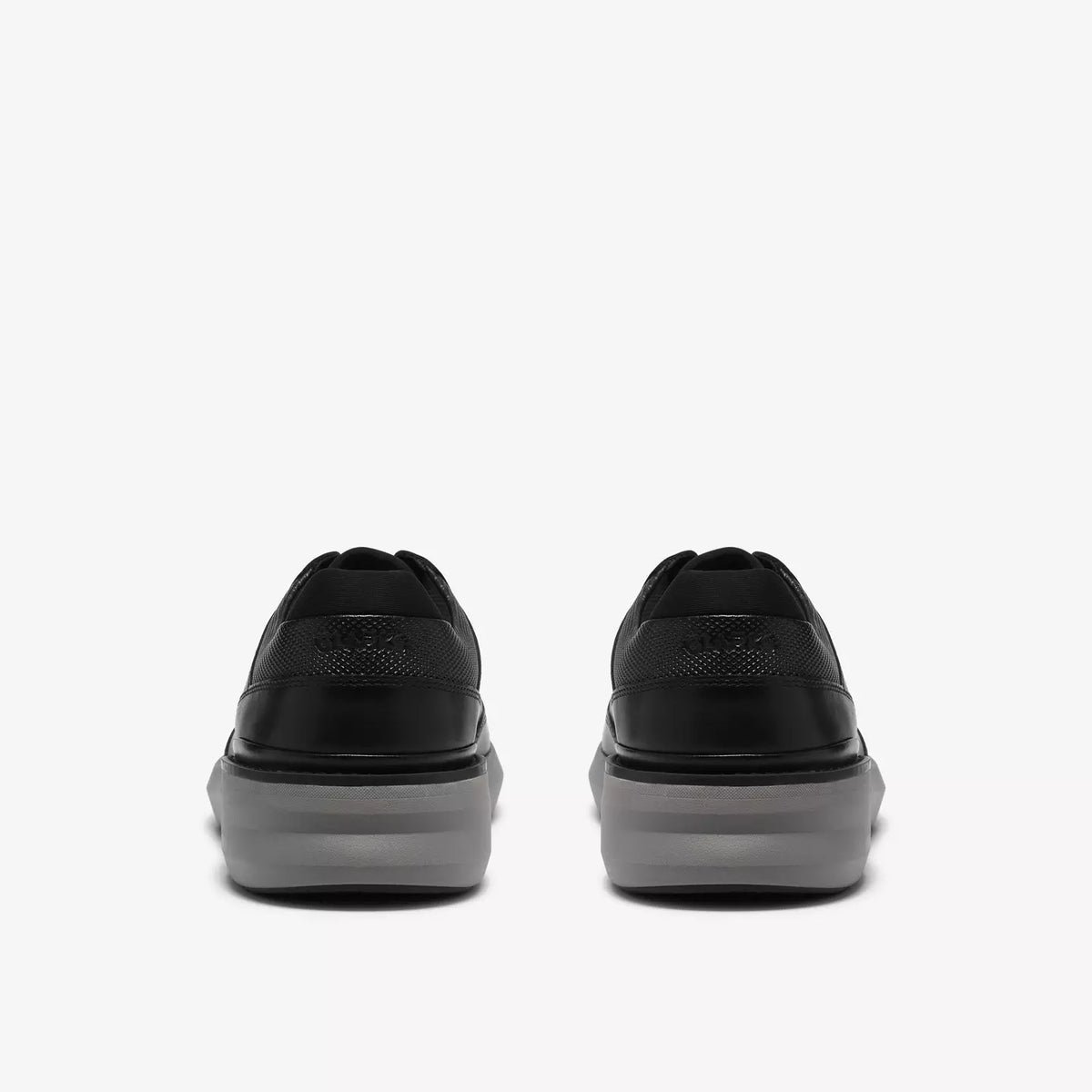 Clarks Men's Code Hybrid Vibe Sneaker in Black