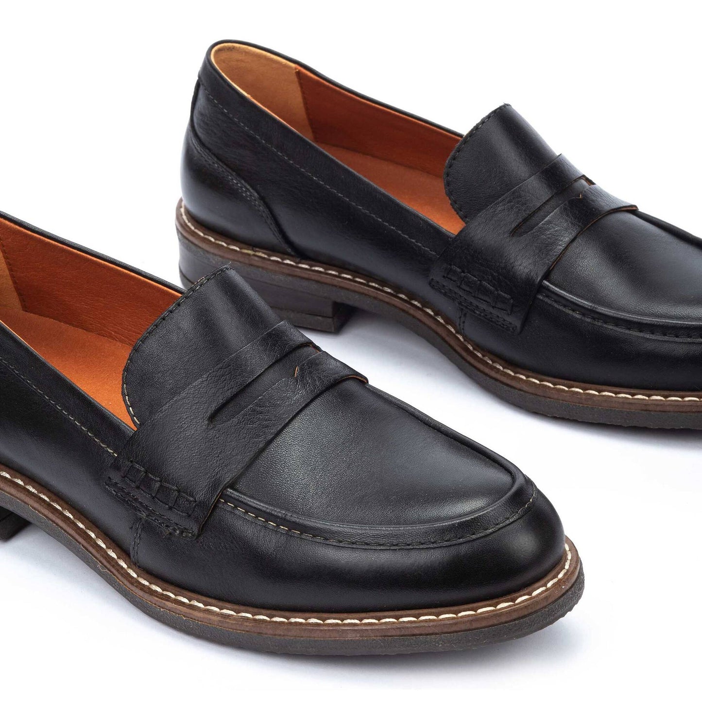 Pikolinos Women's Aldaya Loafer in Black