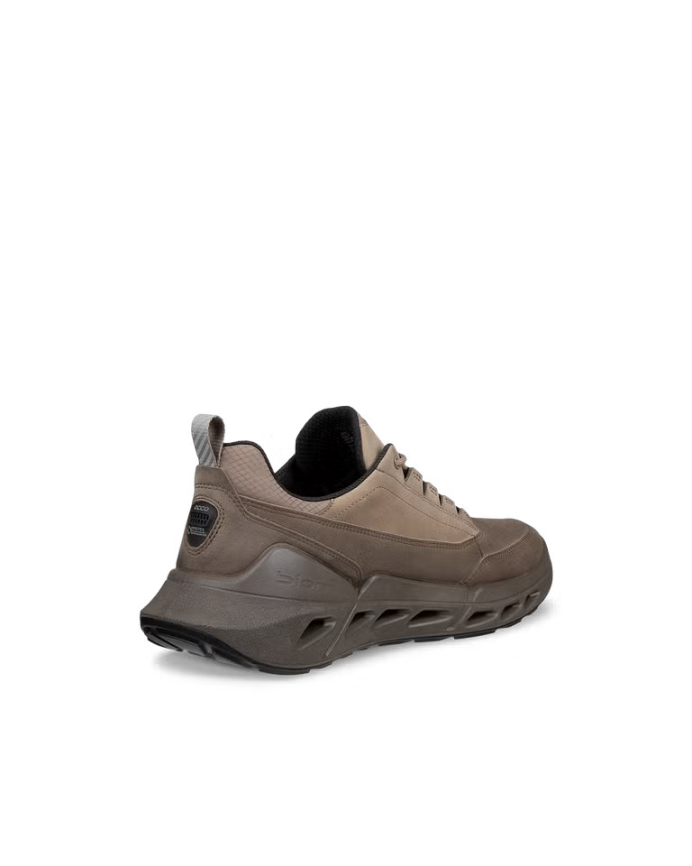 ECCO Men's Biom 720 Oiled Nubuck Gore-Tex Sneaker in Dark Clay
