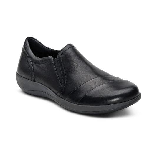 Aetrex Women's Helena Slip On in Black