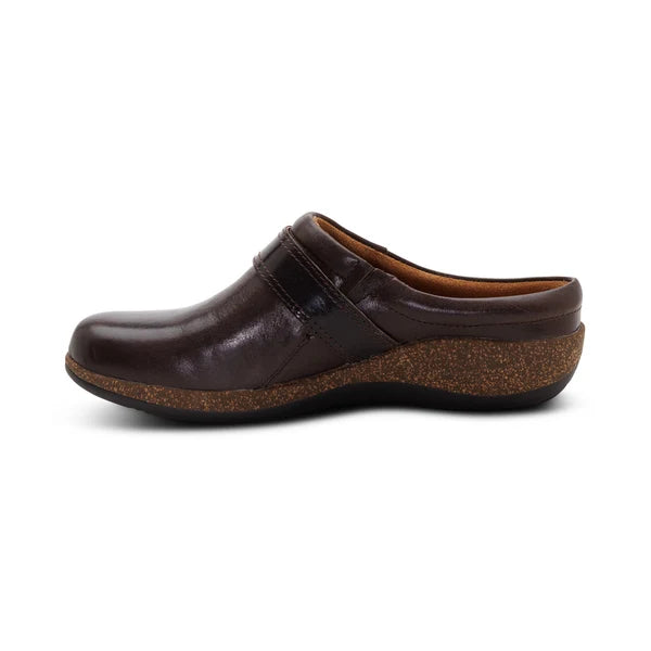 Aetrex Women's Daphne Slip On Clog in Dark Brown