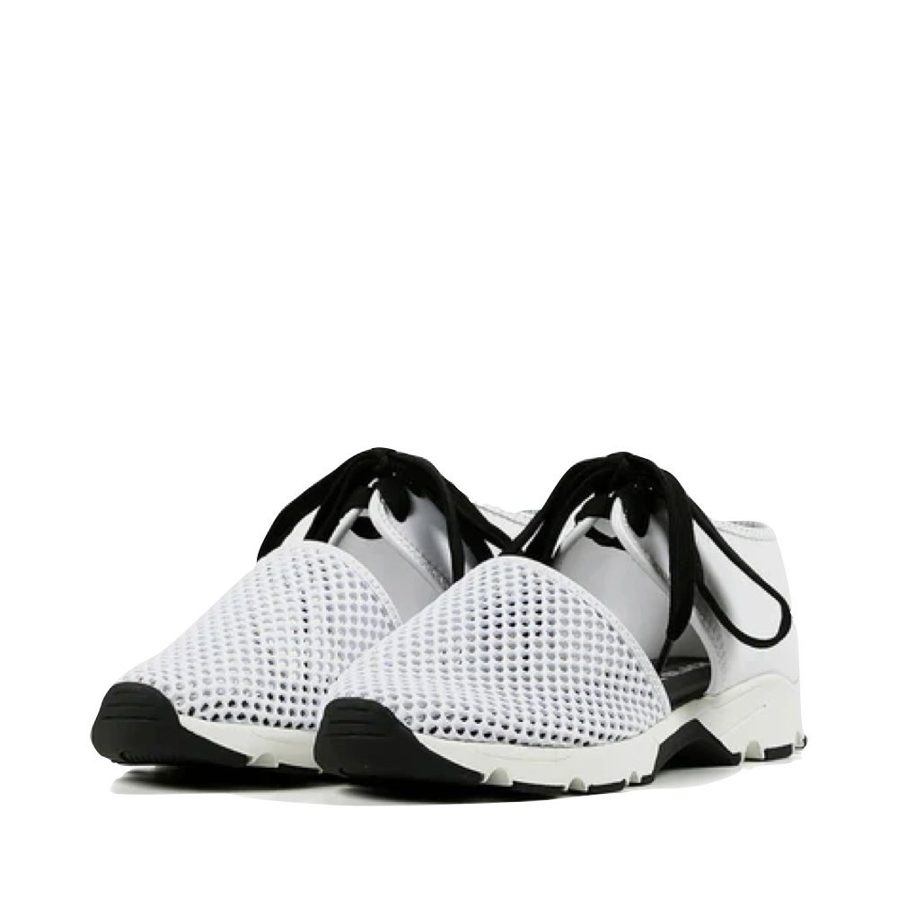 Mudguard and Toe view of All Black Amazing Mesh Sneaker for women.