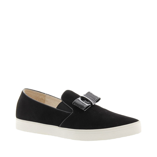 Mudguard and Toe view of All Black Tux Suede Slip On for women.