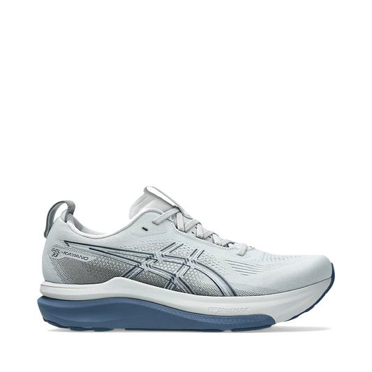 Side (right) view of Asics Gel Kayano 33 Sneaker for men.