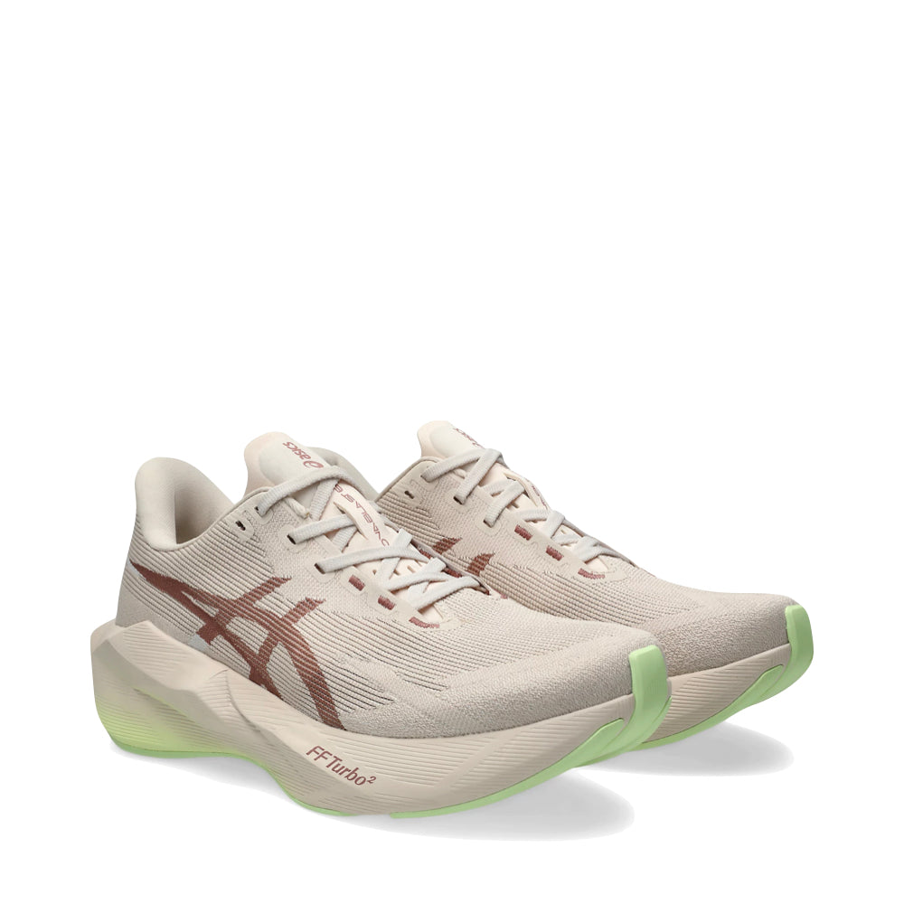 Mudguard and Toe view of Asics Novablast 6 Sneaker for men.