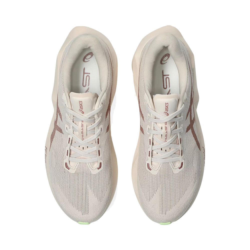 Top-down view of Asics Novablast 6 Sneaker for men.