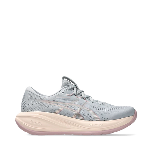 Side (right) view of Asics Gel Cumulus Sneaker for women.