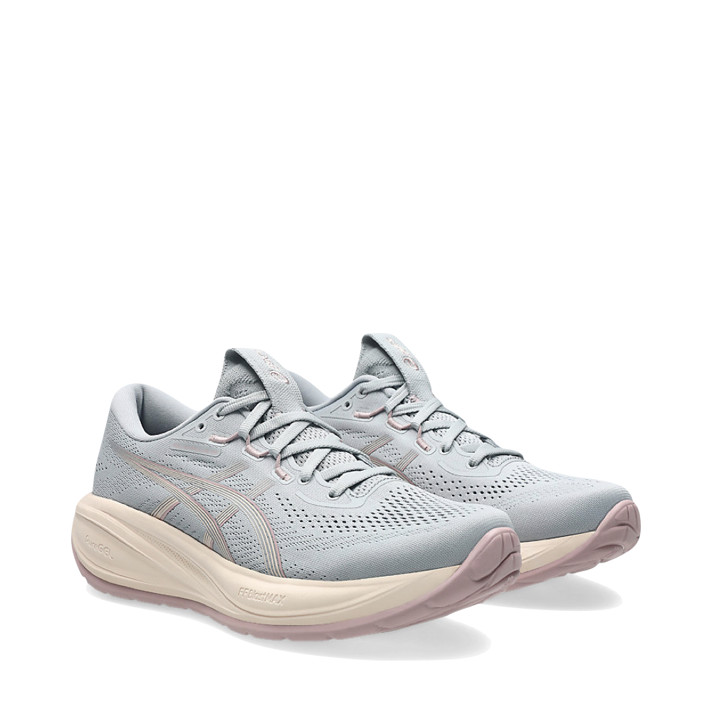 Mudguard and Toe view of Asics Gel Cumulus Sneaker for women.