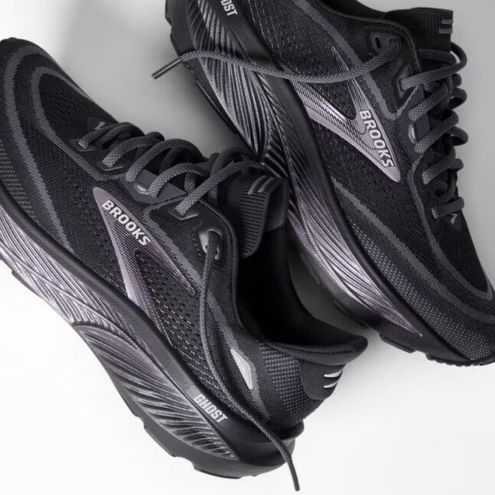 Detail view of Brooks Ghost 18 Sneaker for women.
