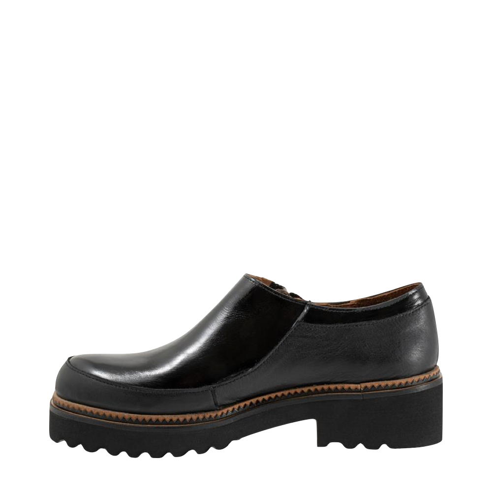 Side (left) view of Bueno Amelia Side Zip Shoe for women.