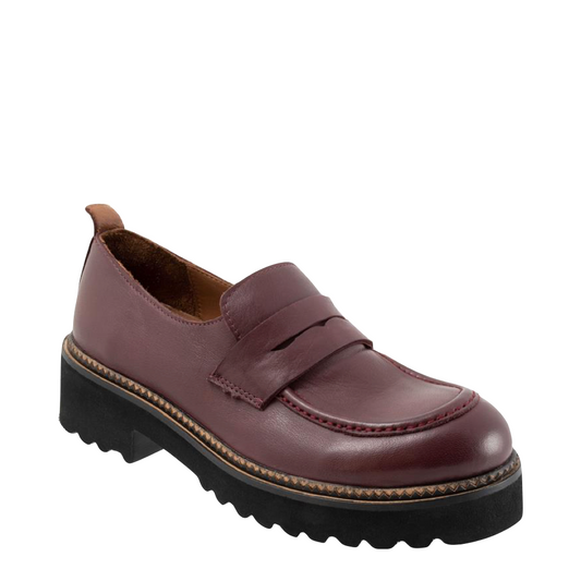 Toe view of Bueno Annie Leather Loafer for women.