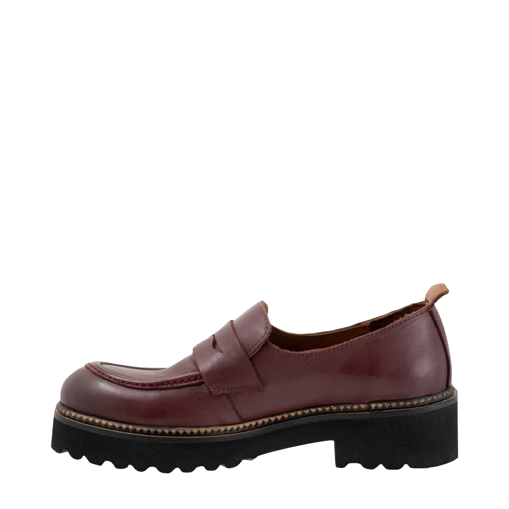 Side (left) view of Bueno Annie Leather Loafer for women.