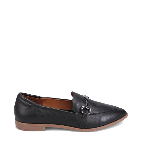 Bueno Women's Bowie Leather Pointy Toe Loafer Flat in Black