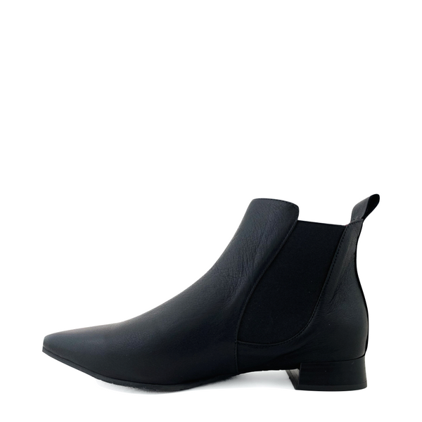 Bueno Women's Millie Heeled Pointy Toe Leather Boot in Black