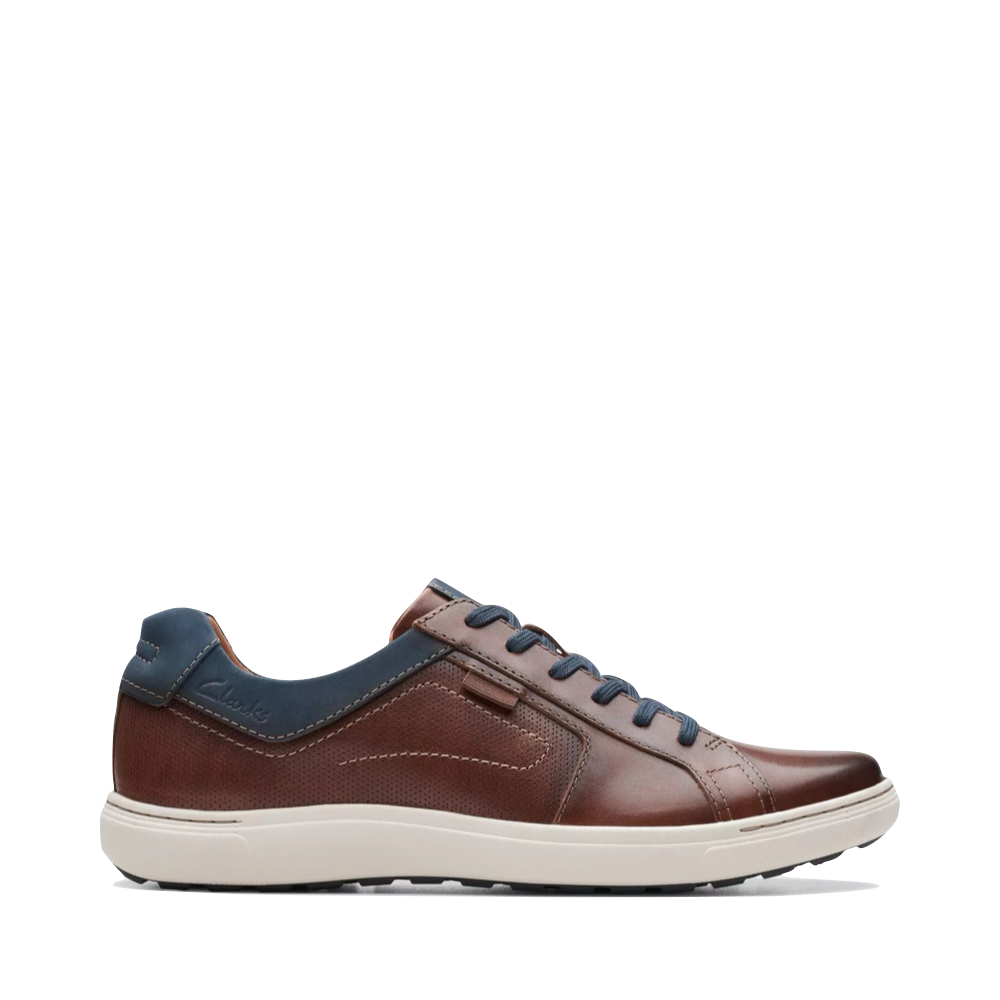 Side (right) view of Clarks Mapstone Leather Lace for men.