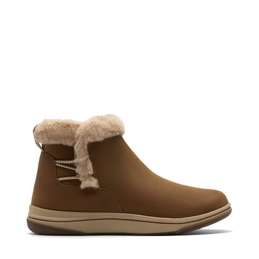Side (right) view of Clarks Breeze Fur Boot for women.