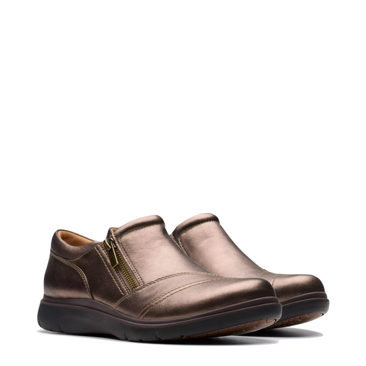 Mudguard and Toe view of Clarks Certina Pure Leather Side Zip Slip On for women.