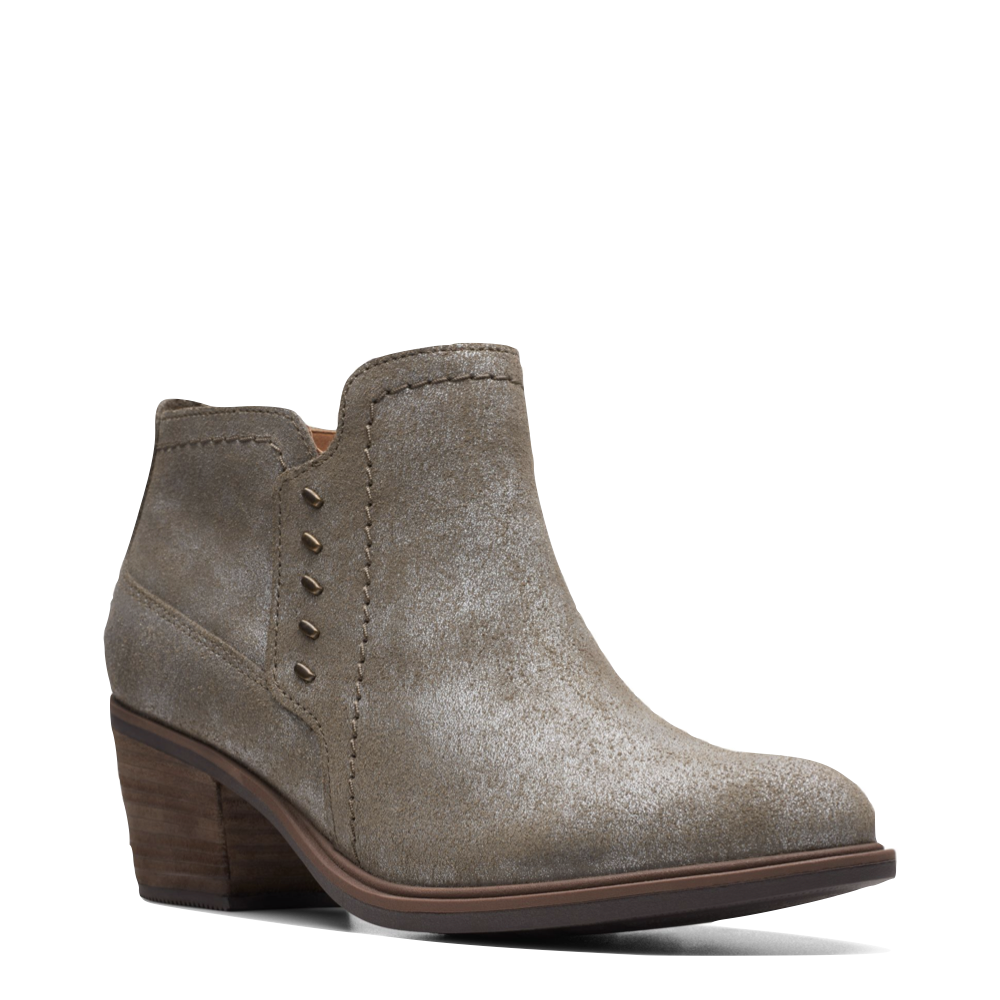 Toe view of Clarks Neva Lo Side Zip Ankle Boot for women.