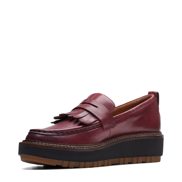 Clarks Women's Orianna Leather Tassle Loafer in Burgundy