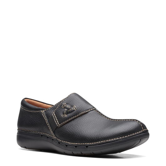 Mudguard and Toe view of Clarks Un Loop Ave Smooth Leather Slip On for women.