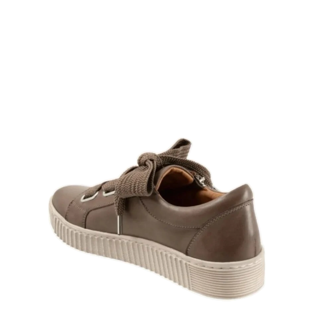 Heel view of EOS Footwear Jovi Leather Side Zip Lace Sneaker for women.