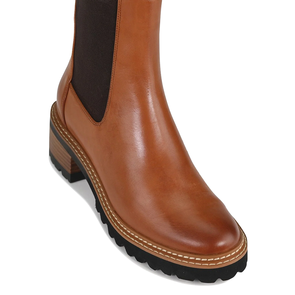 Mudguard and Toe view of EOS Footwear Linear Heeled Leather Pull On Chelsea Boot for women.