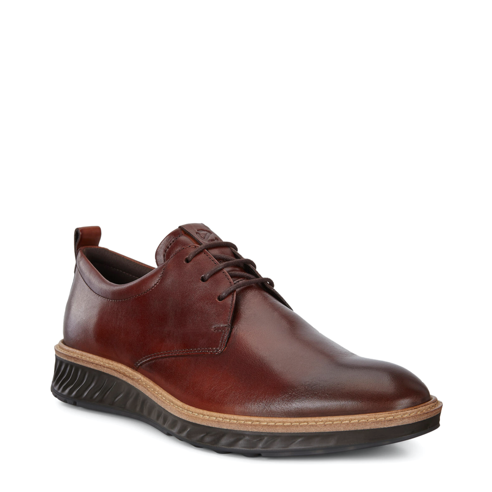 Mudguard and Toe view of Ecco ST.1 Hybrid Plain Toe Shoe for men.