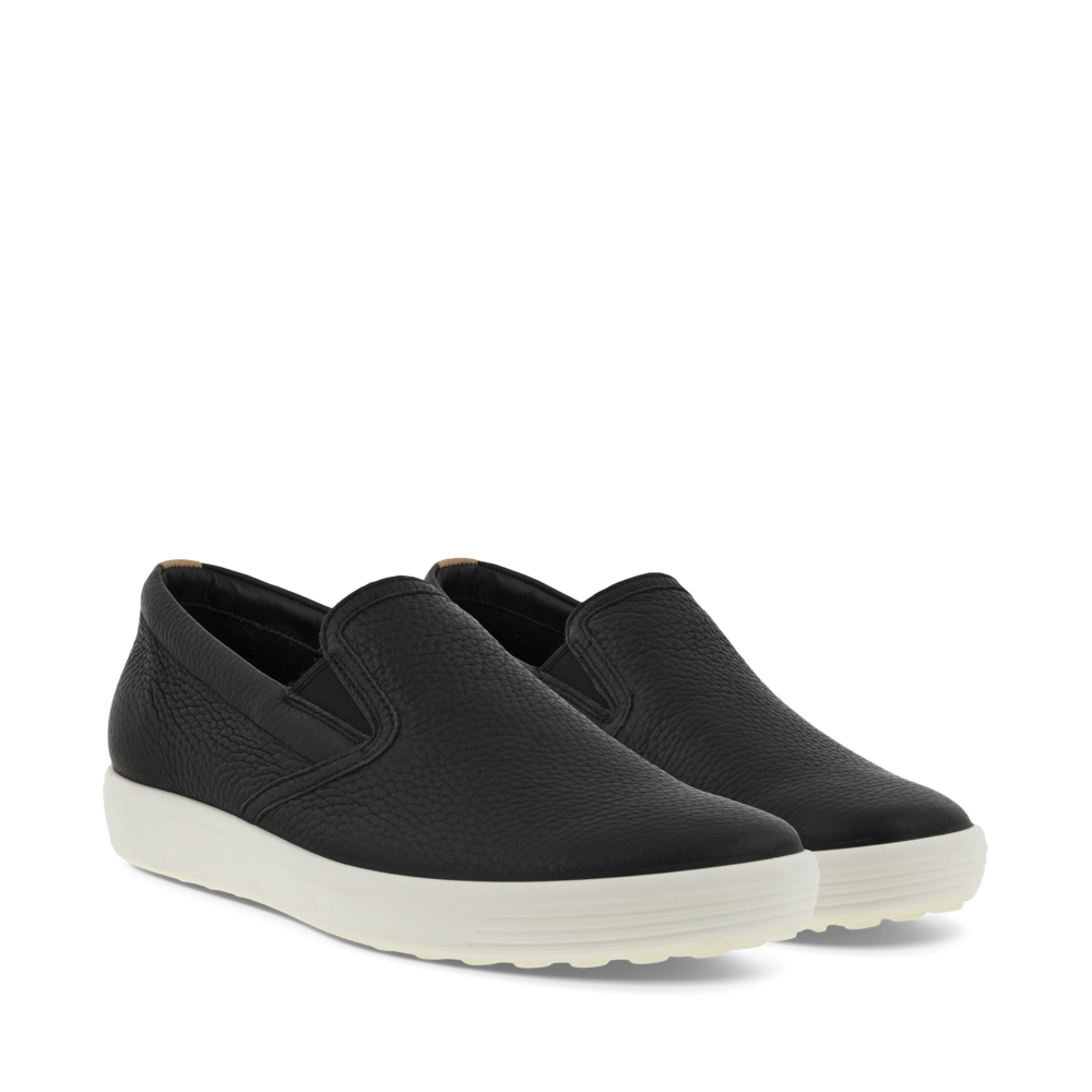 Mudguard and Toe view of Ecco Soft 7 Slip On Sneaker for women.