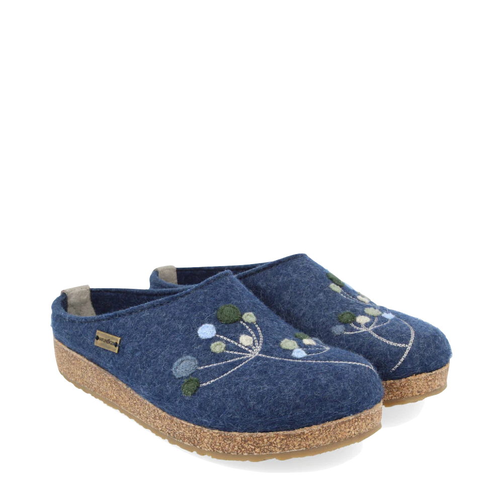 Toe view of Haflinger Amaya Flowers Wool Clog for women.