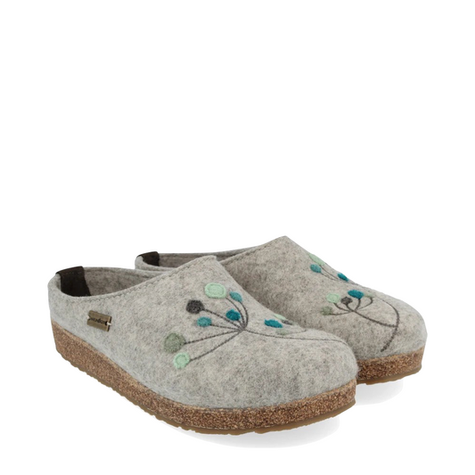 Toe view of Haflinger Amaya Flowers Wool Clog for women.