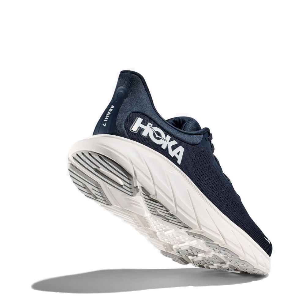 Bottom view of Hoka Arahi 7 for men.