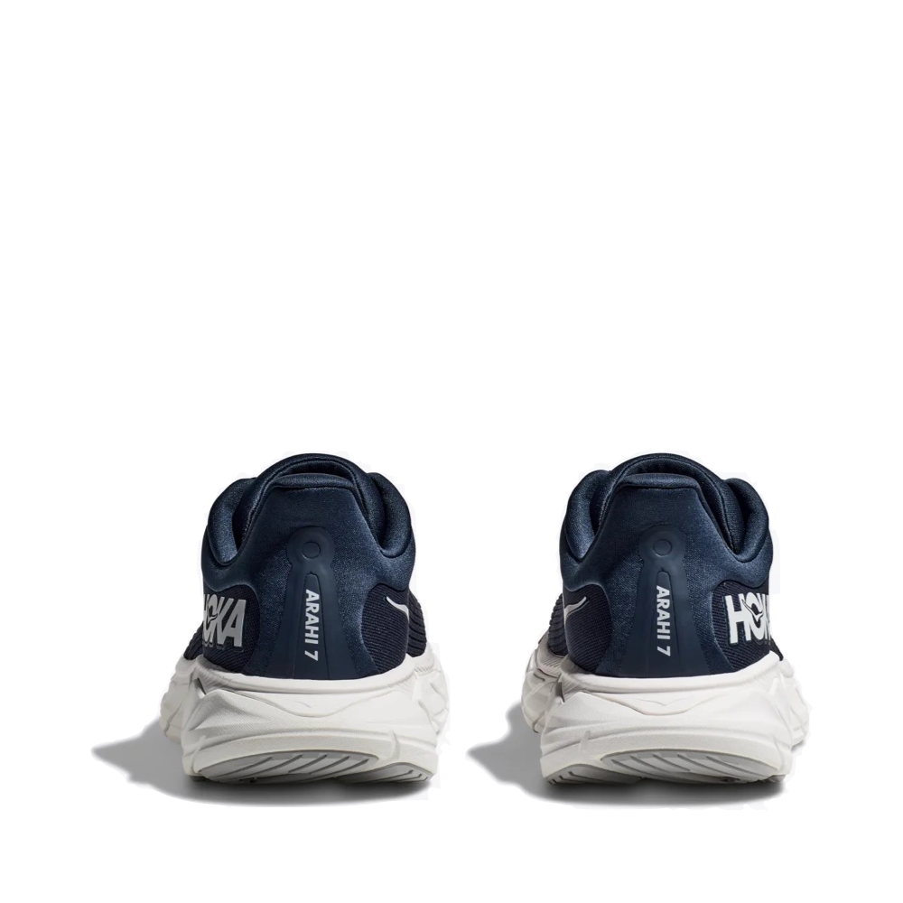 Back view of Hoka Arahi 7 for men.