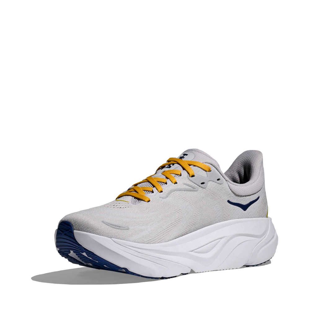 Mudguard and Toe view of Hoka Arahi 8 Sneaker for men.