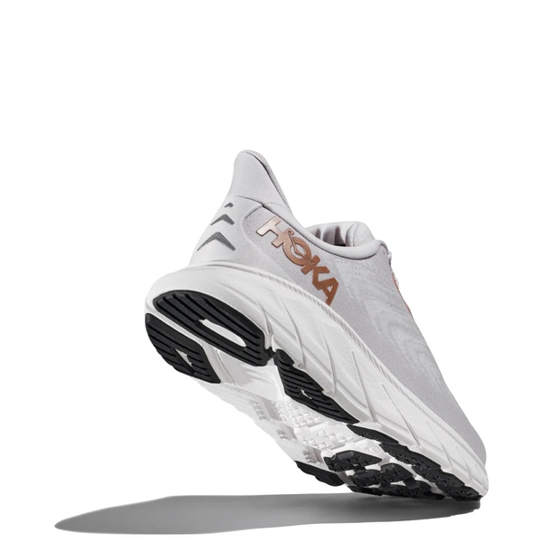 Hoka Women's Arahi 6 Sneaker in Nimbus Cloud/Rose Gold