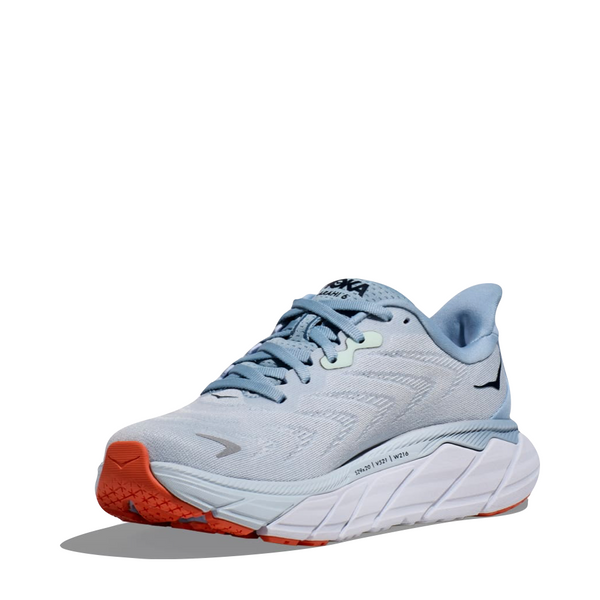 Hoka Women's Arahi 6 Sneaker in Plein Air/Blue Fog