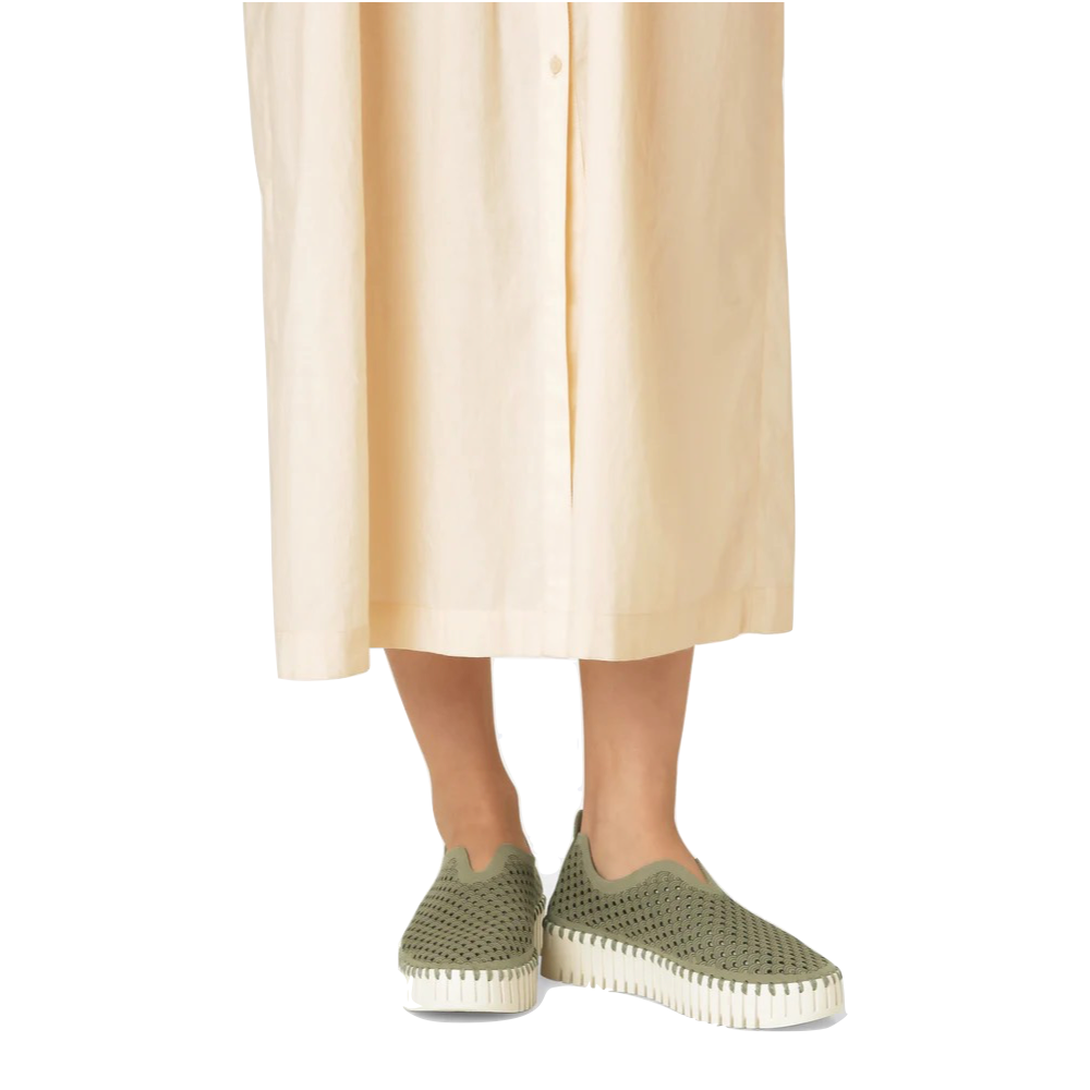 Model view of Ilse Jacobsen Tulip 3373 Perfed Platform Slip On for women.