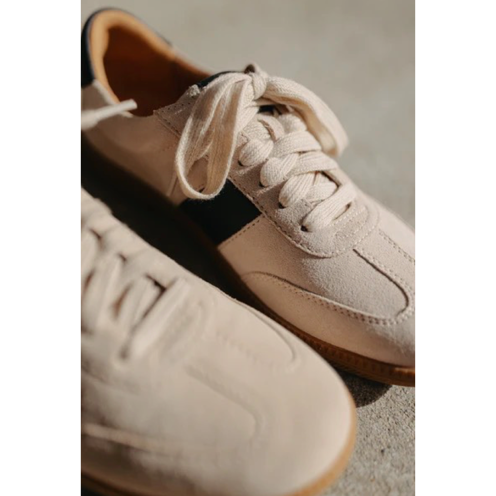 Detail view of Josef Seibel Joleen 01 Sneaker for women.
