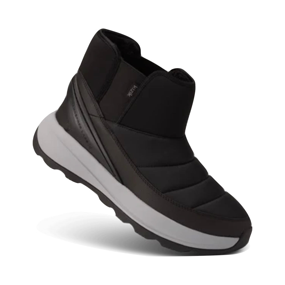 Mudguard and Toe view of Kizik Juno 2 Low Boot for men.