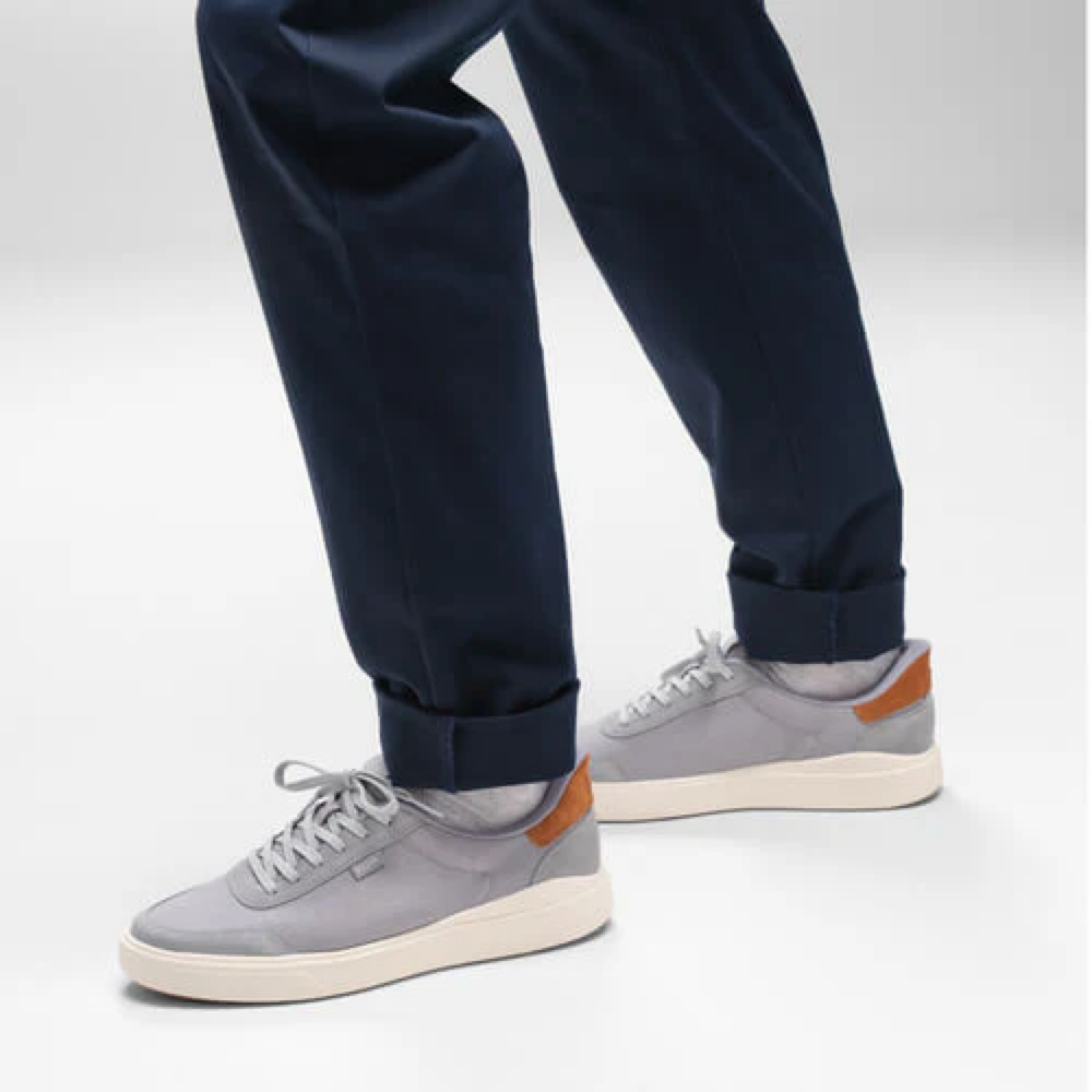 Model view of Kizik Prague 2 Sneaker for men.