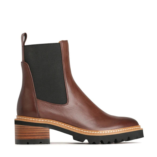 EOS Footwear Women's Linear Heeled Chelsea Boot in Chestnut