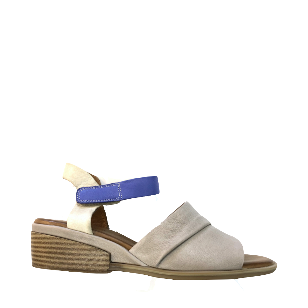Mago Women's Leather Dress Wedge Sandal (Grey)