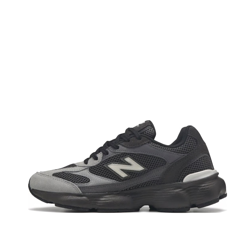 Side (left) view of New Balance 603 Lifestyle Sneaker for men.