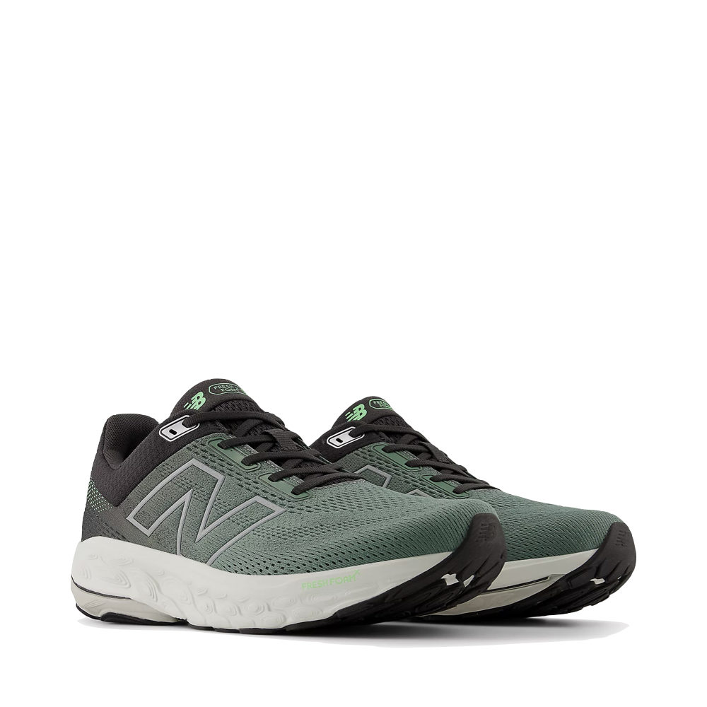 Toe view of New Balance Fresh Foam X 860v14 Sneaker for men.