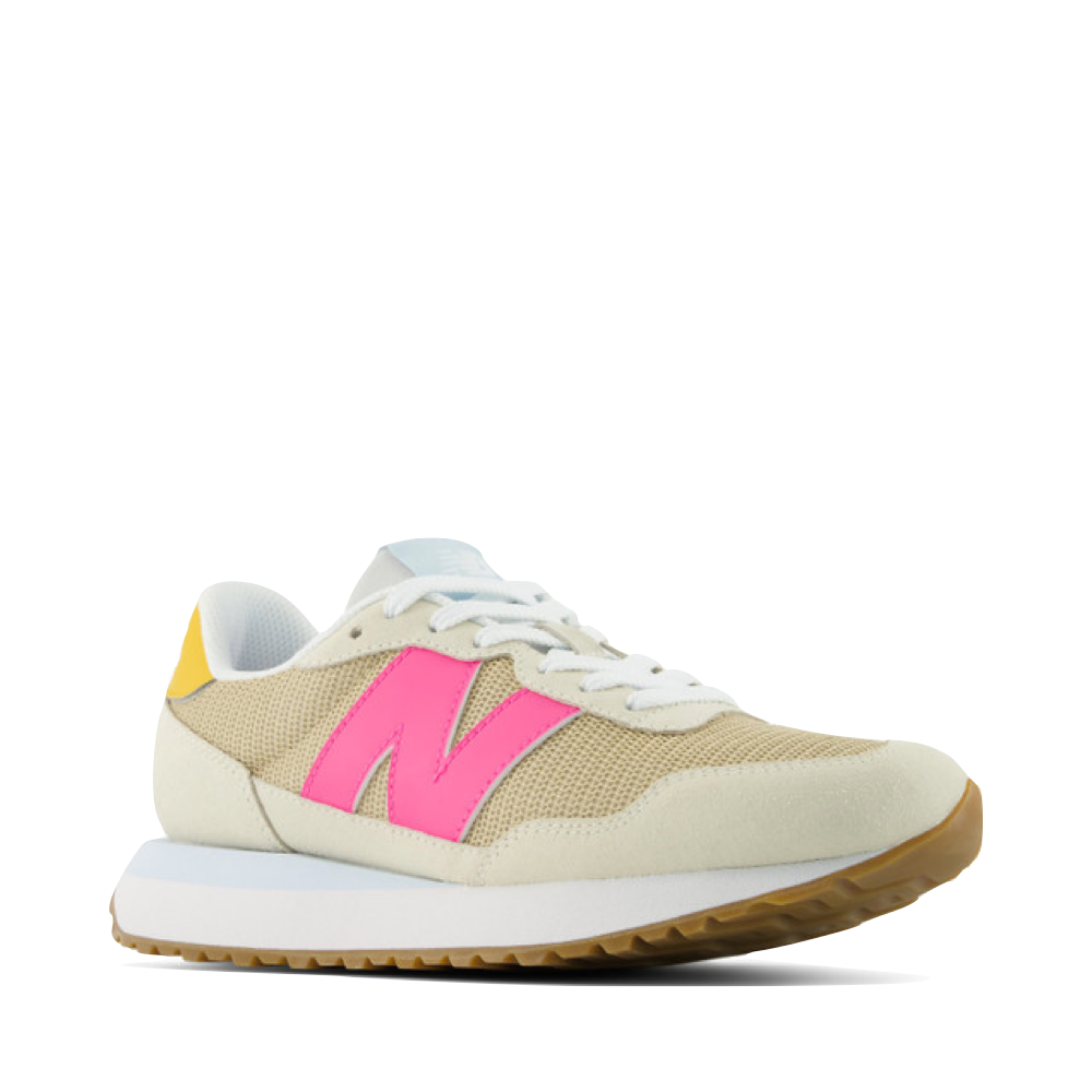 Mudguard and Toe view of New Balance 237 Sneaker for women.