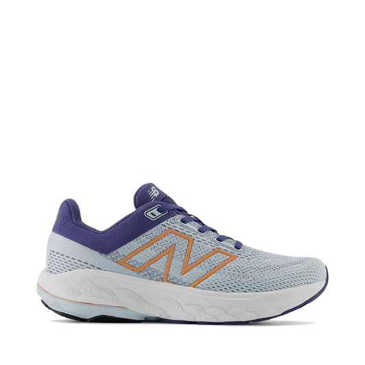 Side (right) view of New Balance Fresh Foam X 860v14 Sneaker for women.