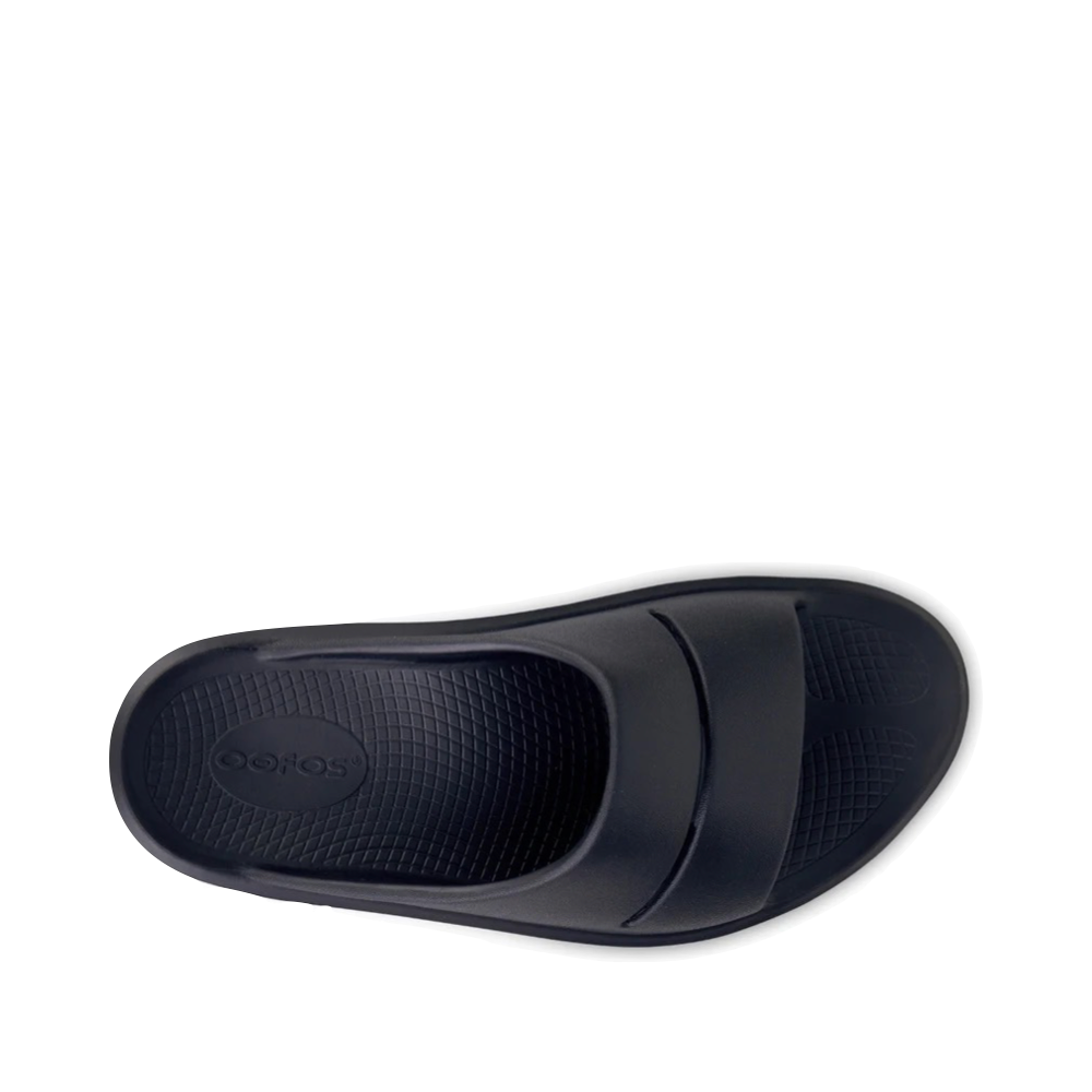 Top-down view of OOfos OOahh Slide Sandal for women.