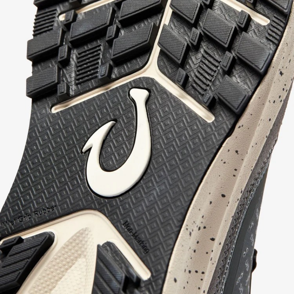 Detail view of OluKai Makiki Sneaker for men.