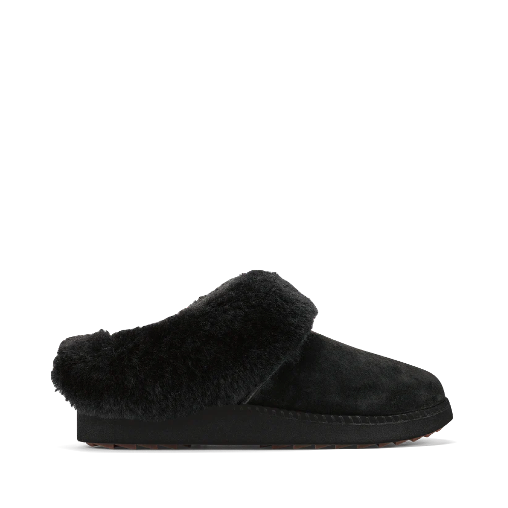 Side (right) view of OluKai Ku'i Scuff Slipper for women.