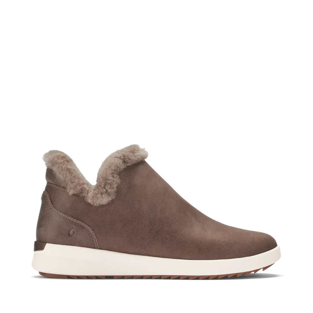 Side (right) view of OluKai Malua Hulu Waterproof Nubuck Slip On Bootie for women.